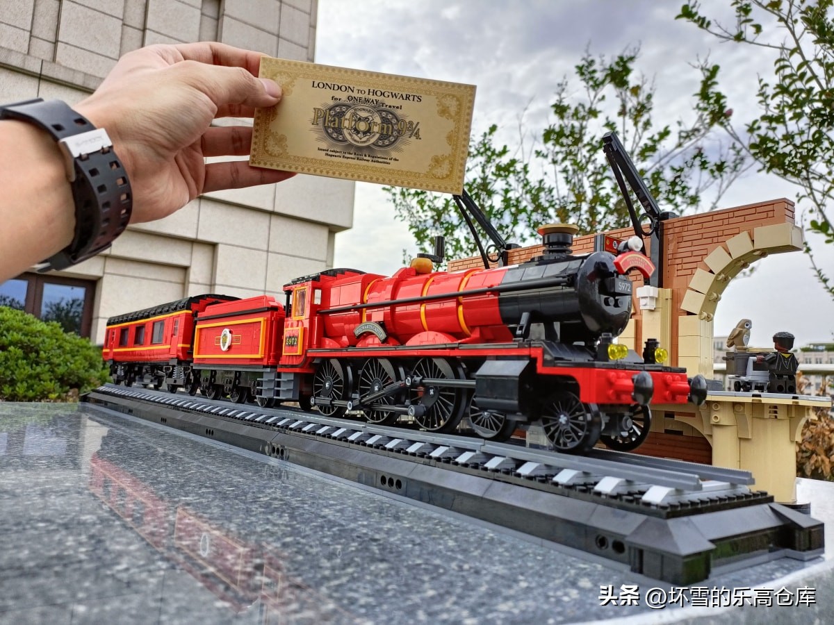 边看哈利波特，边拼乐高：爆肝试玩76405霍格沃茨特快