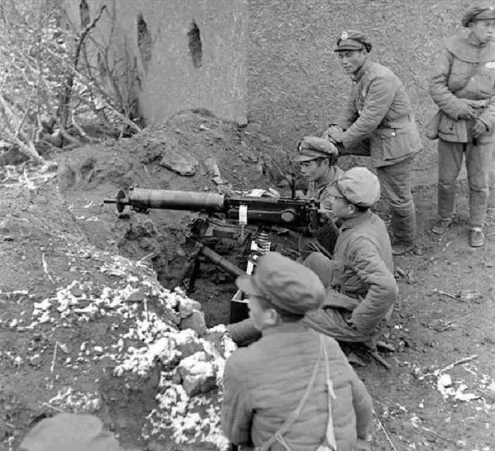 48年，一国军军长被蒋介石下令枪毙，临死前振臂高呼：毛主席万岁