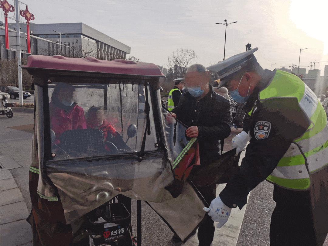 南阳电动车私加篷伞专项整治行动,南阳交警开展春雷行动