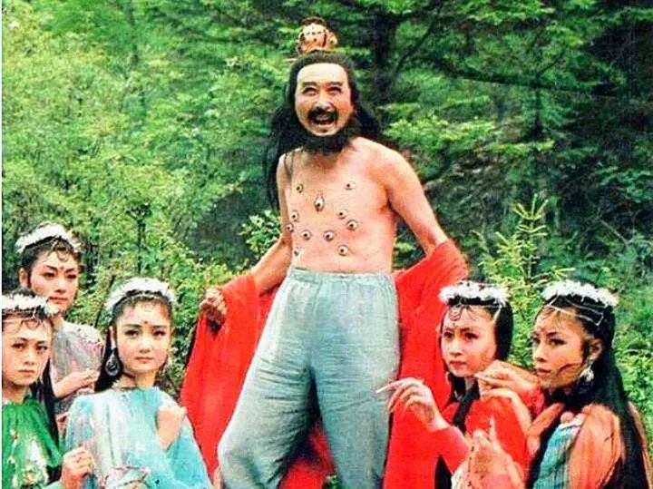 胸大被骂、胸小自卑，中国女孩有多「假」