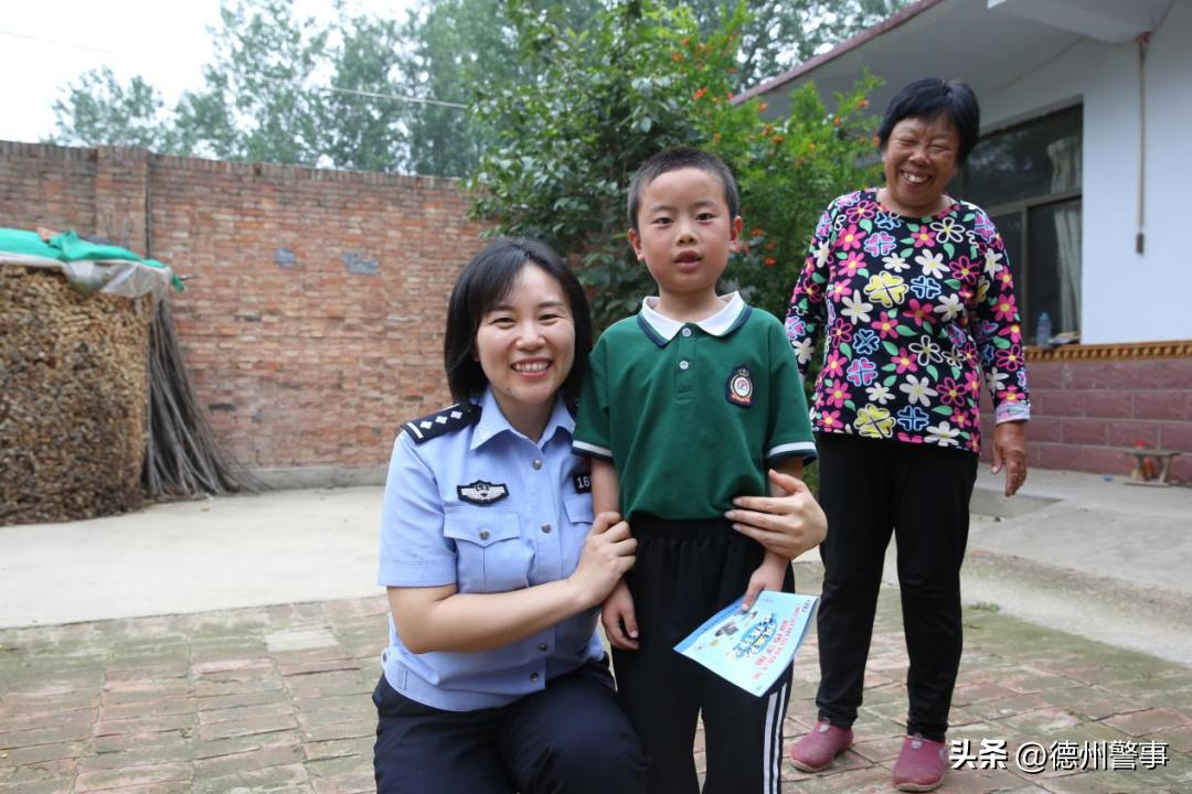 跟着警察去抓酒驾,跟着警察叔叔去出警