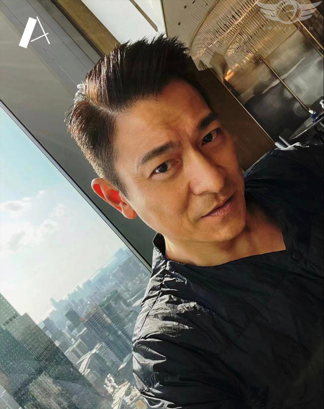 刘德华谈小孩上学,刘德华亲自送女儿上学