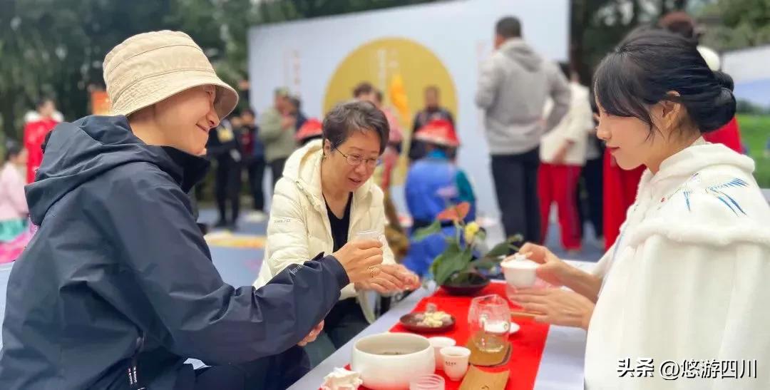 圣寿峨眉庆重阳,雪芽飘香万年长