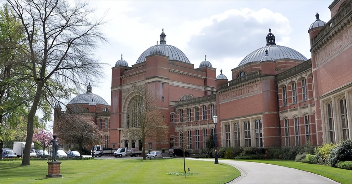 伯明翰大学杜尚丰,伯明翰大学迪拜校区