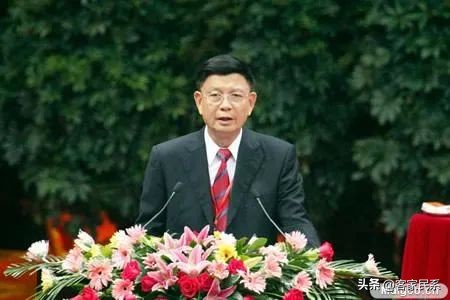 梅州籍最有钱富豪是谁,广东梅州籍客家人富豪排行榜