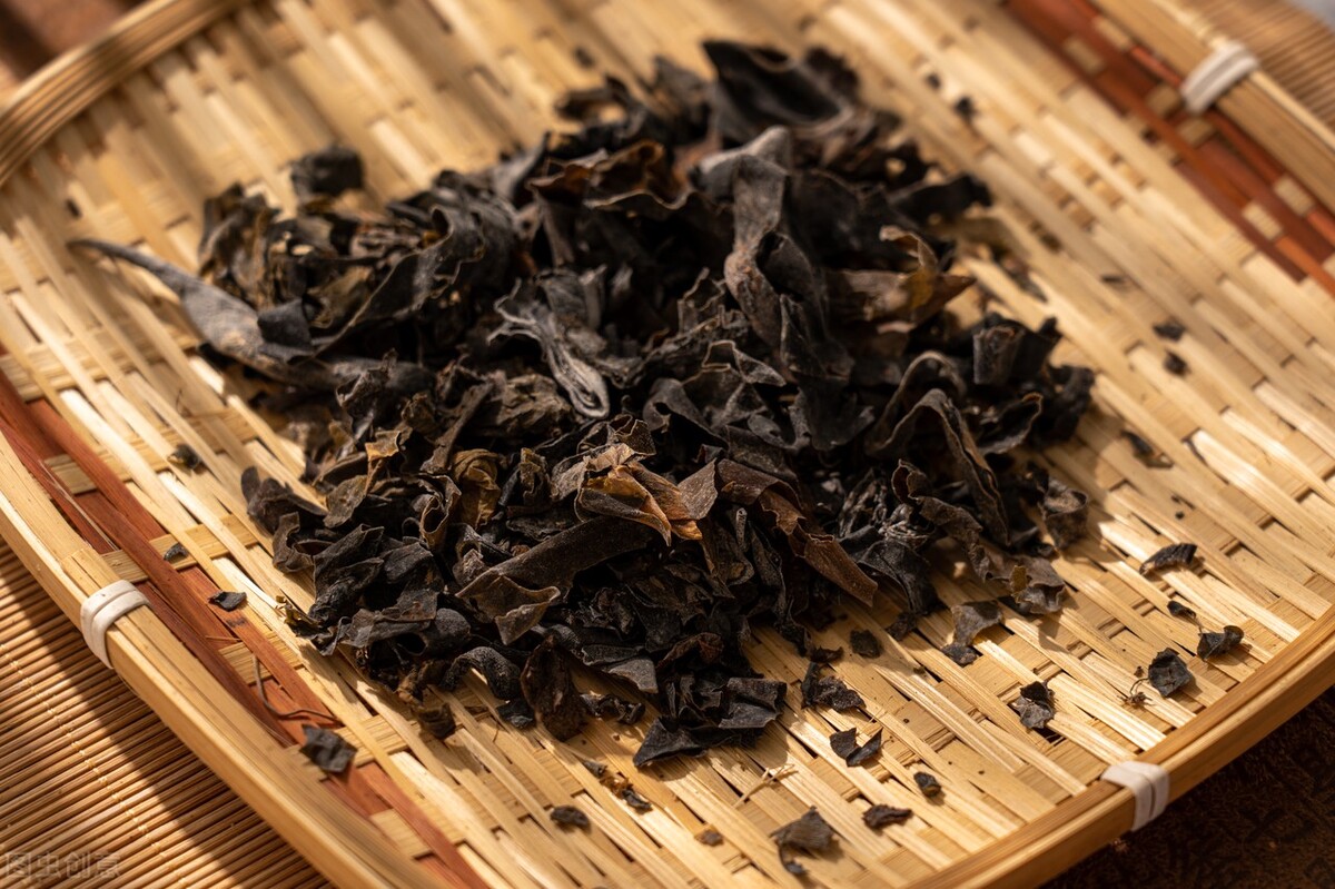 前列腺肥大，多责于肾，我独辟蹊径，治以疏肝消散法，得获良效