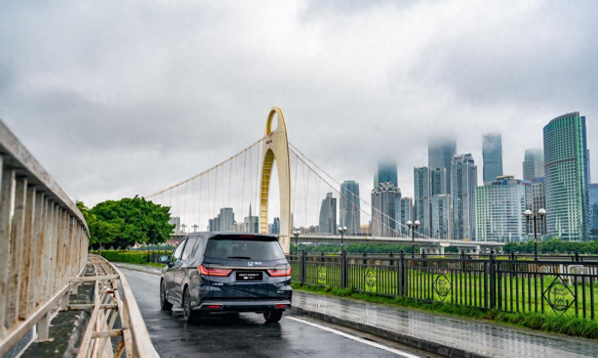 2024款丰田塞纳和奥德赛哪个好,新款奥德赛2024款混动架构