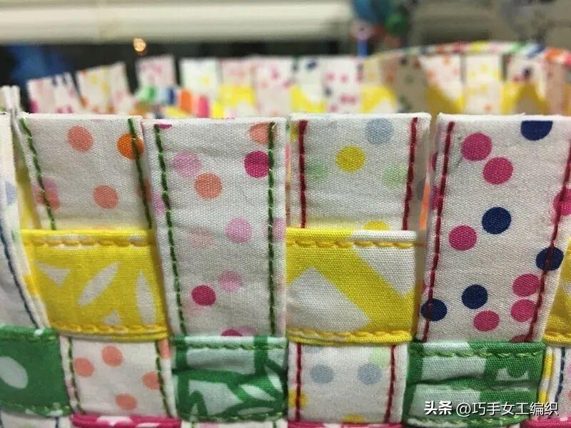 牛仔裤收纳神器改造,旧牛仔裤布条再利用的妙招