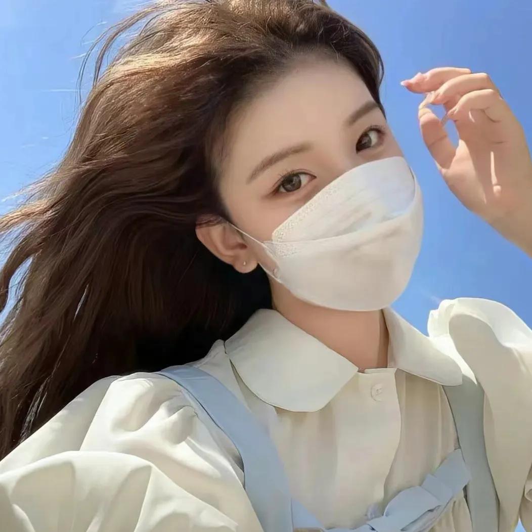 女头高级感真人戴口罩,口罩鲜花女头