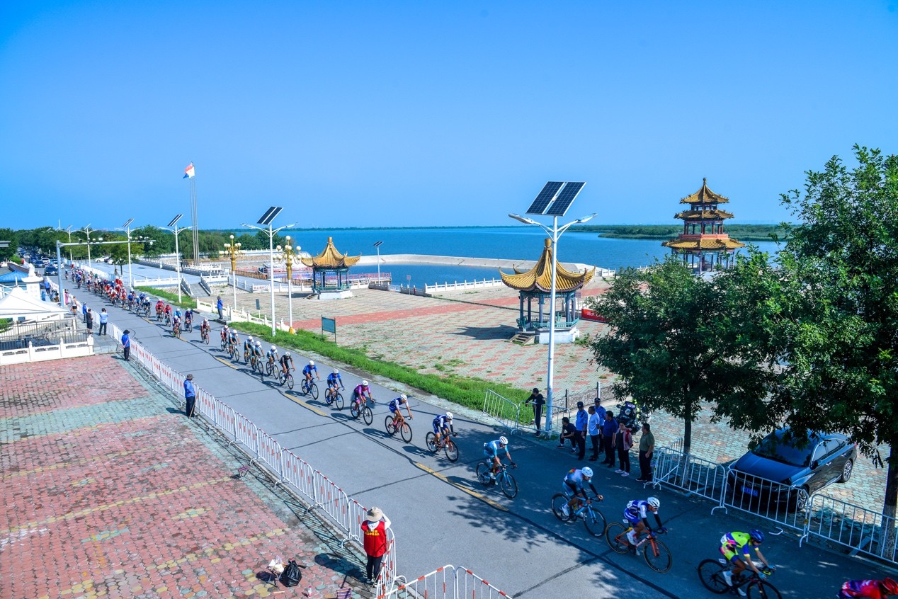 国家级公路自行车比赛,环湖自行车赛精彩开赛