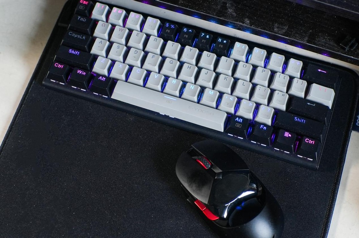 极简的快乐，e元素z11Pro，61键小键盘体验报告