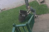 花300美元买仓库,花1300元买仓库