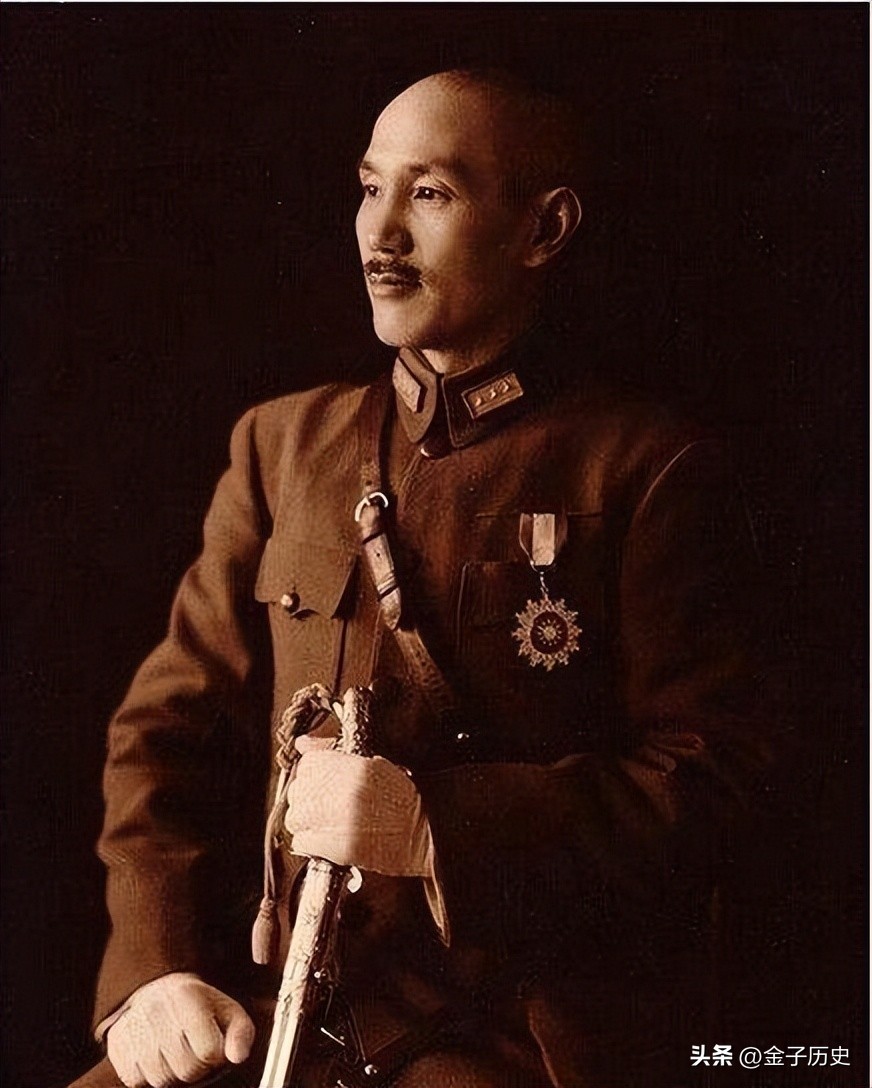 蒋介石败逃台湾，因飞机超重无奈卸下石头大鼓，如今成镇国之宝