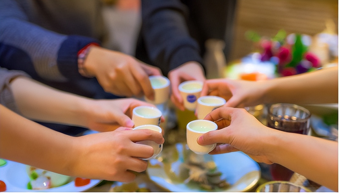 为什么烟酒店里不爱卖天之蓝,烟酒店卖海之蓝