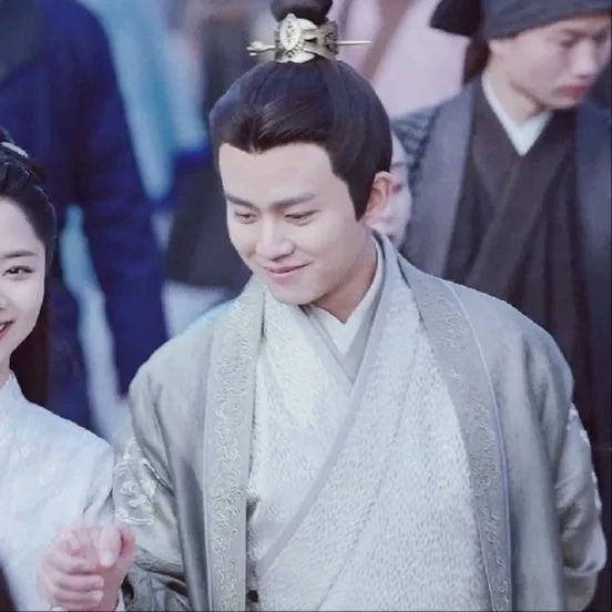 爱豆表格图任嘉伦,任嘉伦头像帅气高清粉色