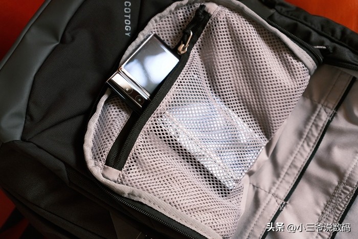 多特学生书包视频,多特背包背娃