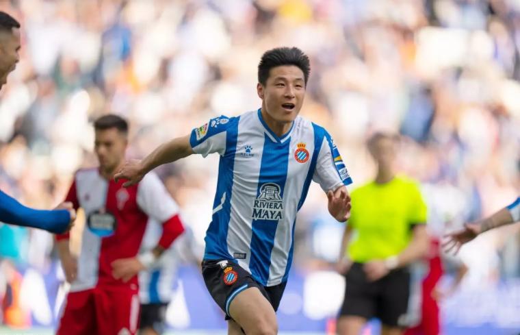 武磊单刀蔡慧康颜骏凌,郭田雨和武磊谁强