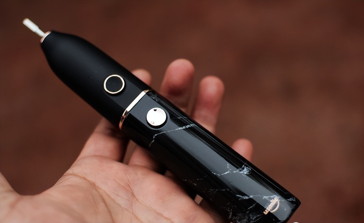 电动牙刷哪个牌子好？评测师良心推荐品牌前十名