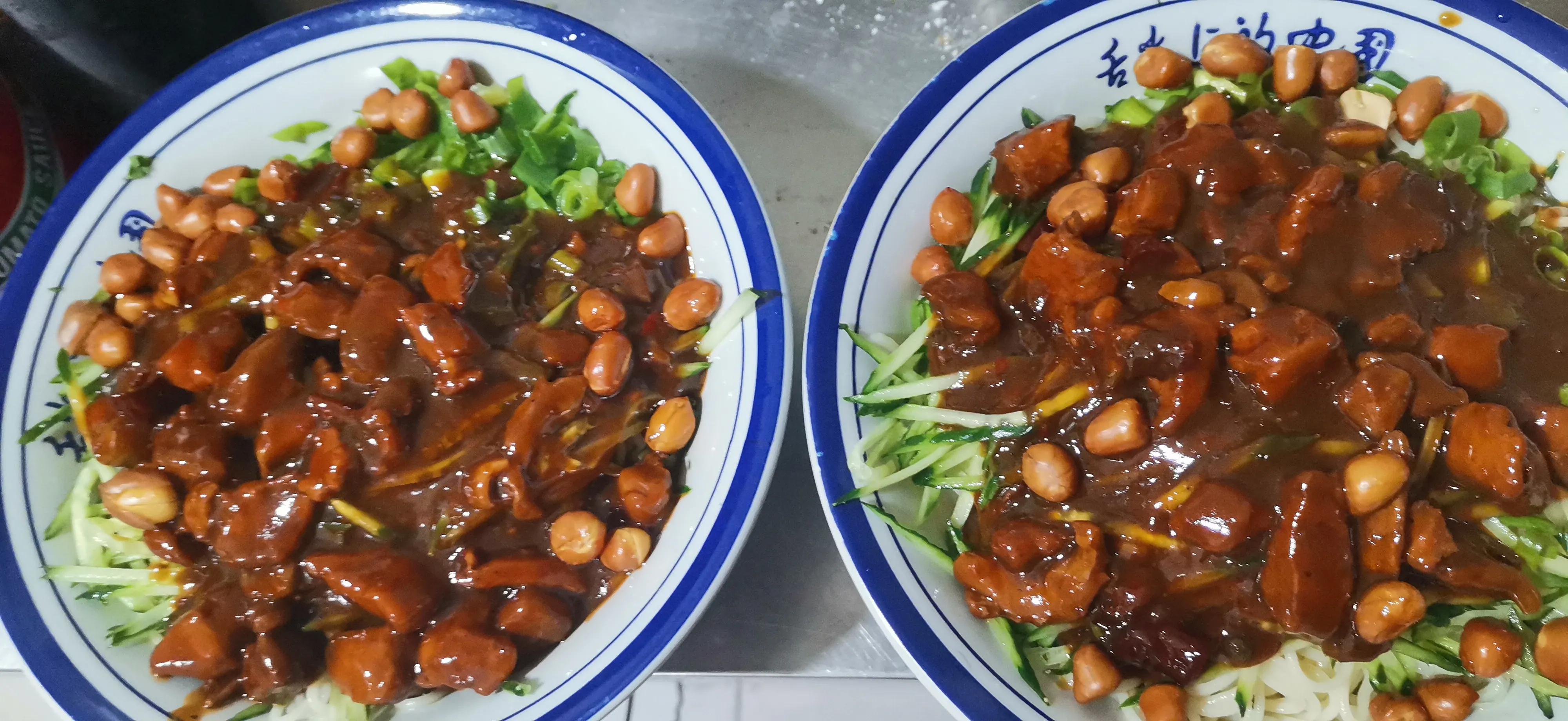 新手开餐饮店加盟好还是自己开好,新手开面馆是加盟还是报培训班