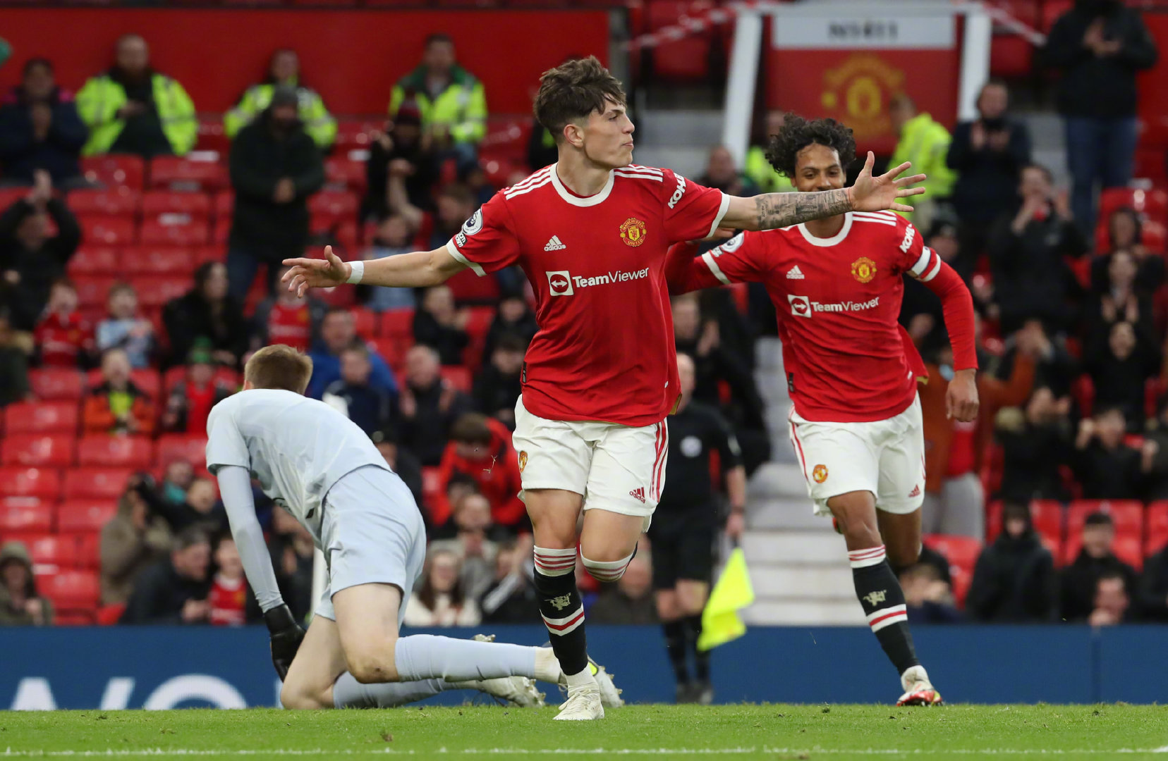 曼联新星飘了！连续迟到被主帅惩罚停赛，以C罗为偶像学来坏习惯