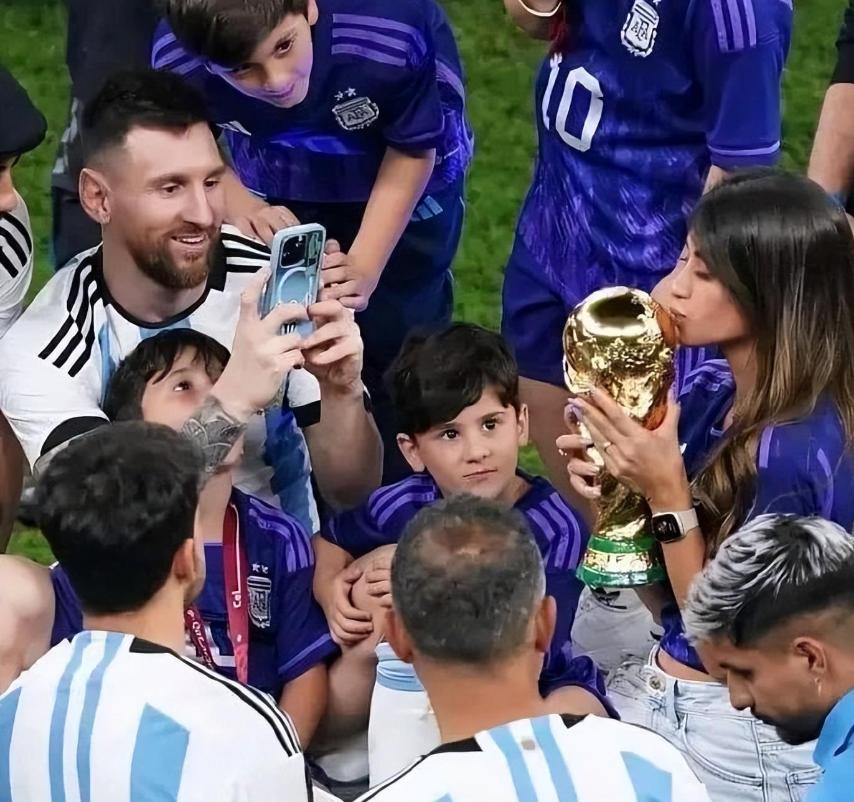 梅西夫妇视频,梅西与安东内拉的恩爱时刻