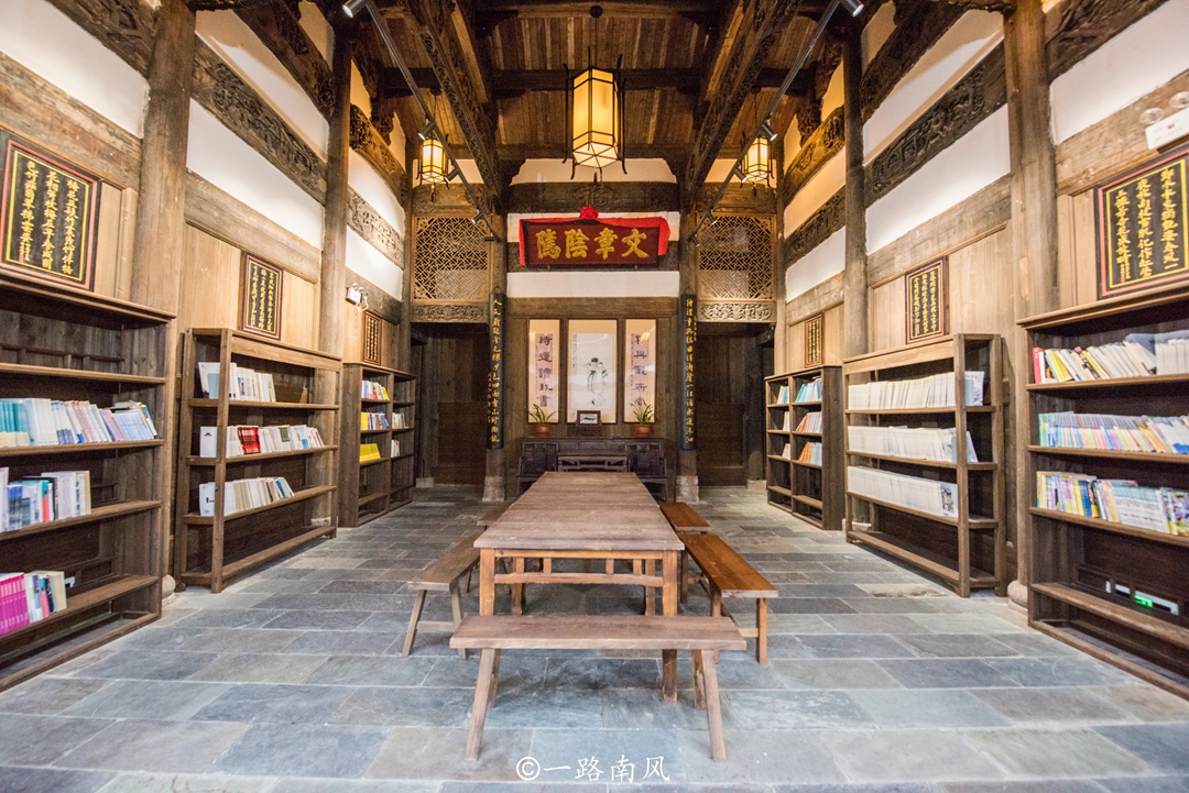 旅行来到福建长汀，发现一个“瑶池仙境”，内有成龙捐献的古建筑