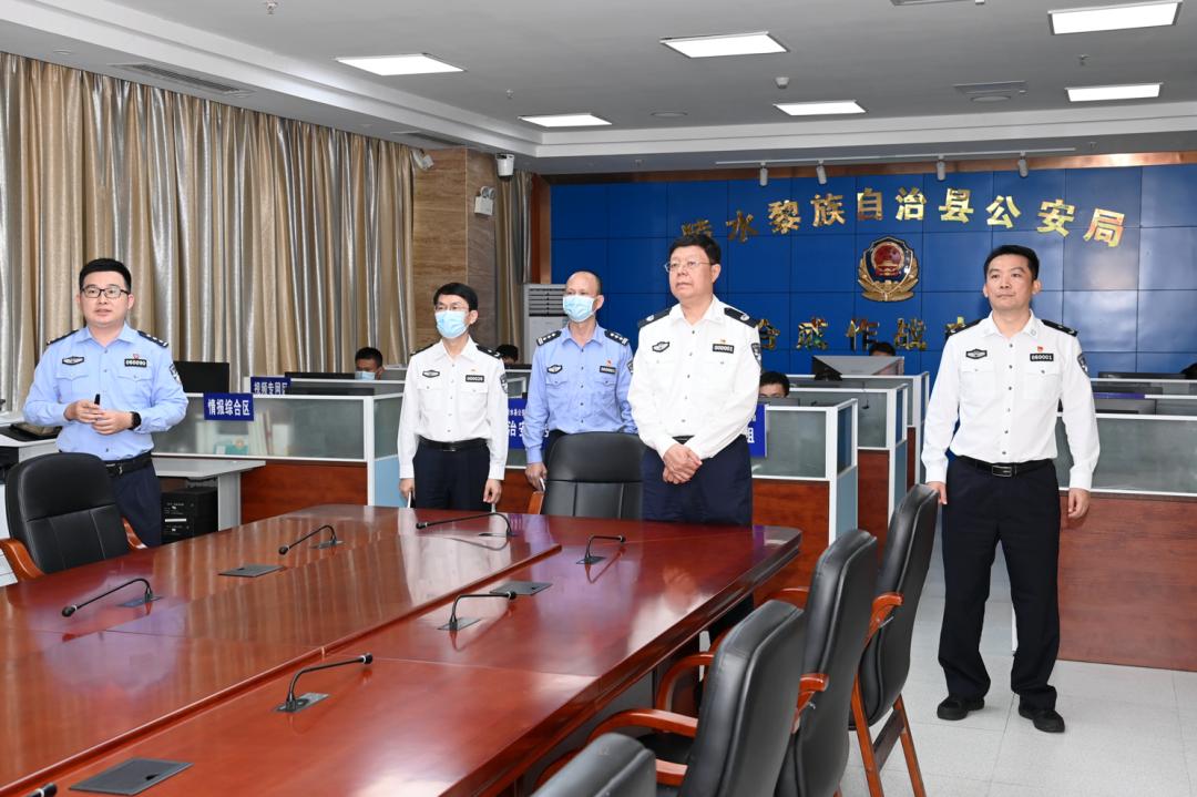 闫希军公示海南省政府,周哲到罗山县公安局调研指导工作