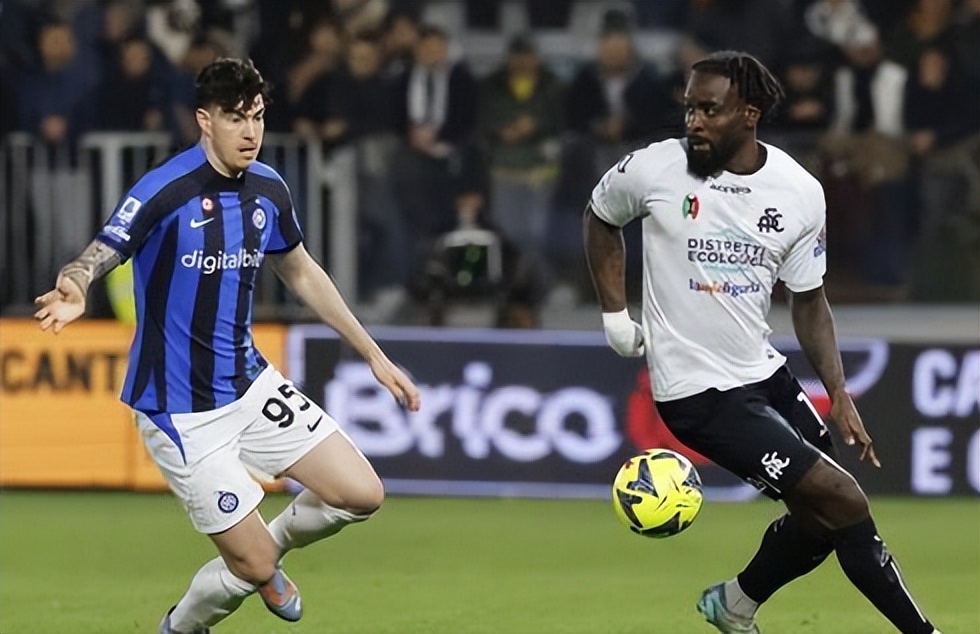 15球3助攻前锋愿加盟国米，小因扎吉3比1手刃旧主，戈森斯留下吧