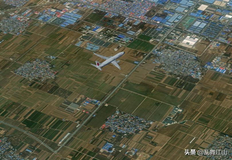 11月7日16点17分，一架从重庆飞往北京的飞机抵达河南新乡上空