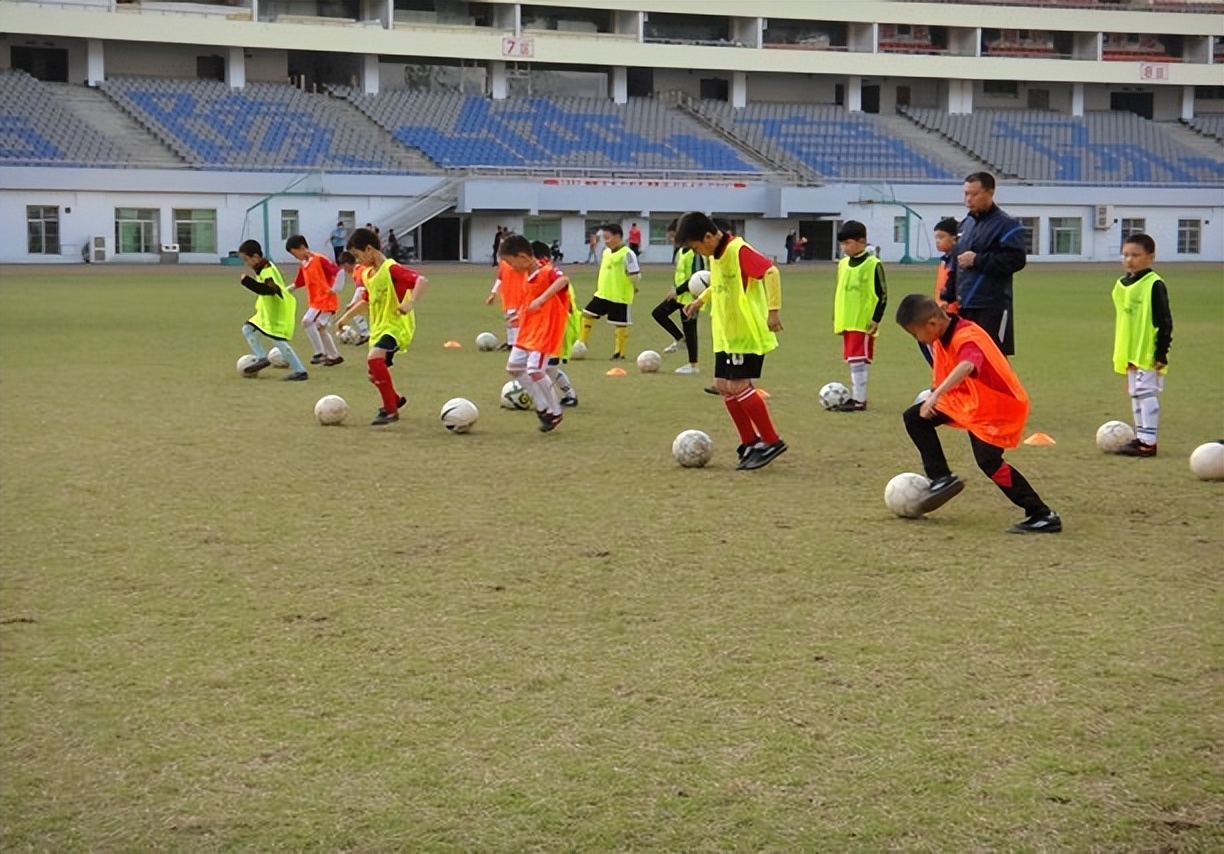 中国足球队输得最惨的一次,中国足球怎么走出最尴尬的境地