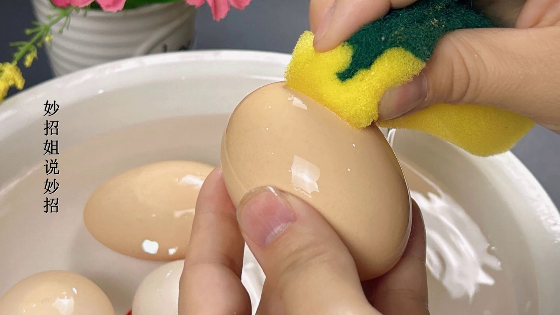 如何煮鸡蛋让蛋壳变得很硬,怎么煮鸡蛋鸡蛋不破壳