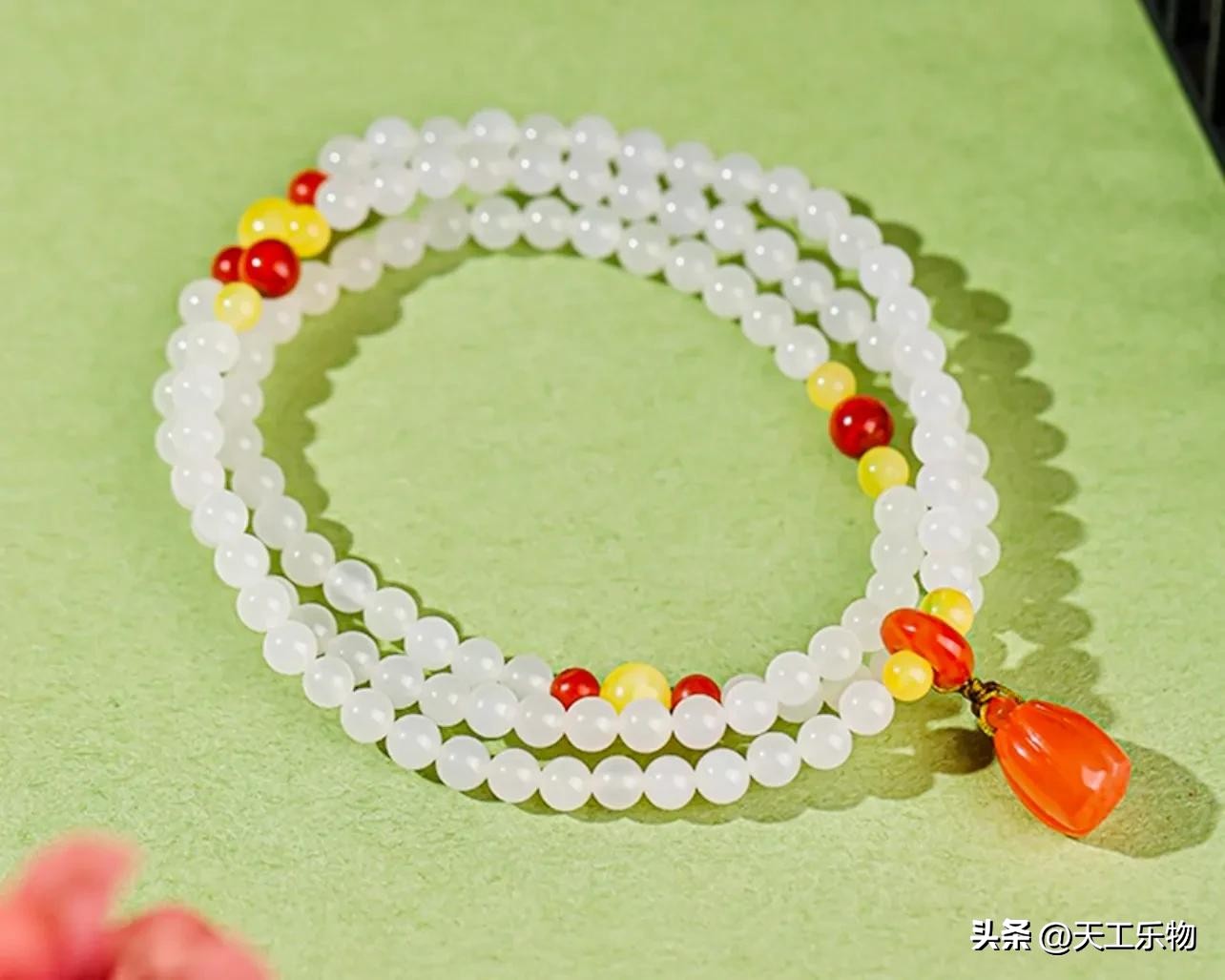 和田玉中的白玉和羊脂白玉哪个好,和田白玉和羊脂白玉有什么区别