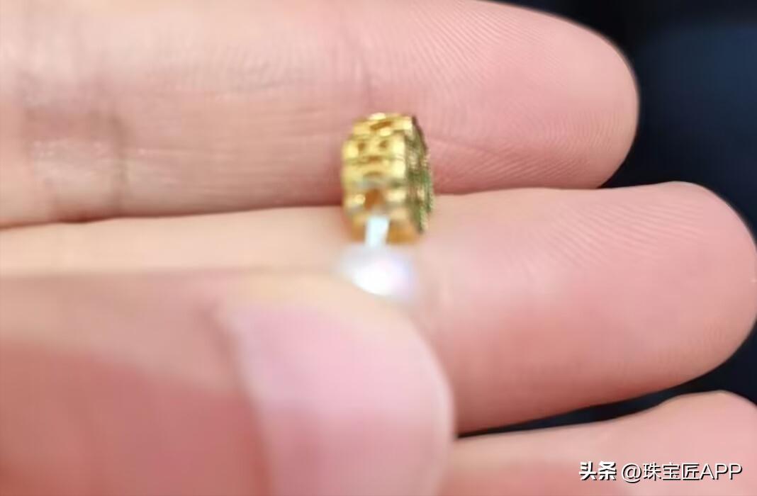 以前的黄金发黄现在的黄金发红,黄金变白变红变黑是怎么回事