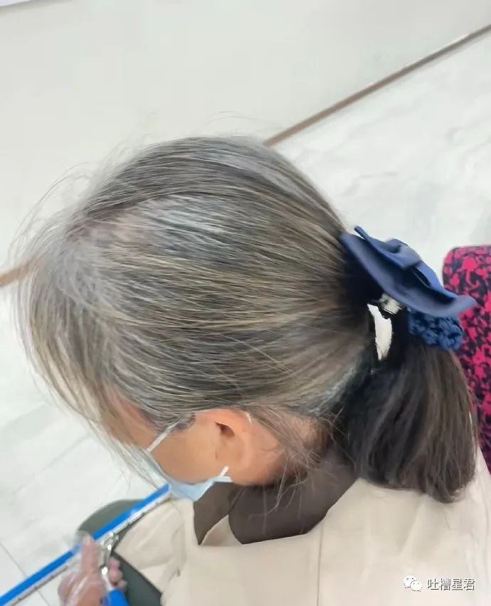 女友穿吊带裙男朋友的反应,女友买了新裙子