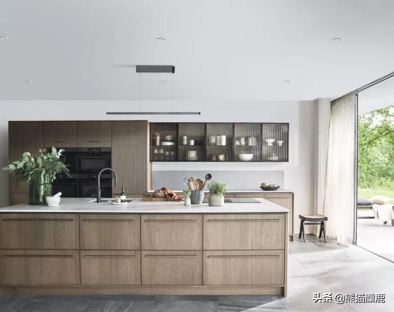 橡木做厨房橱柜好吗,现代风格橱柜怎么做好看又简单的
