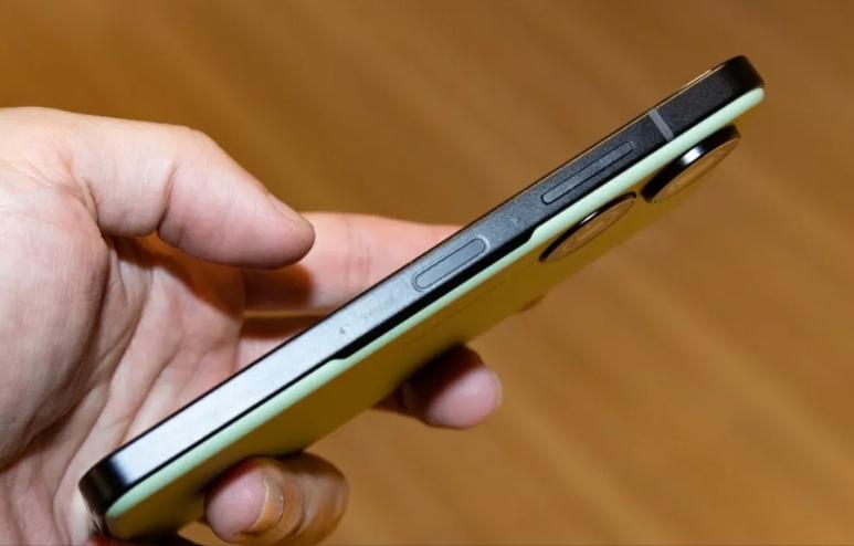 华硕小屏幕旗舰手机,华硕新上市5.9寸手机