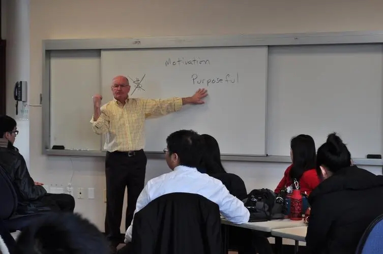 老师自称性侵女大学生被捕,教授性侵女大学生事件