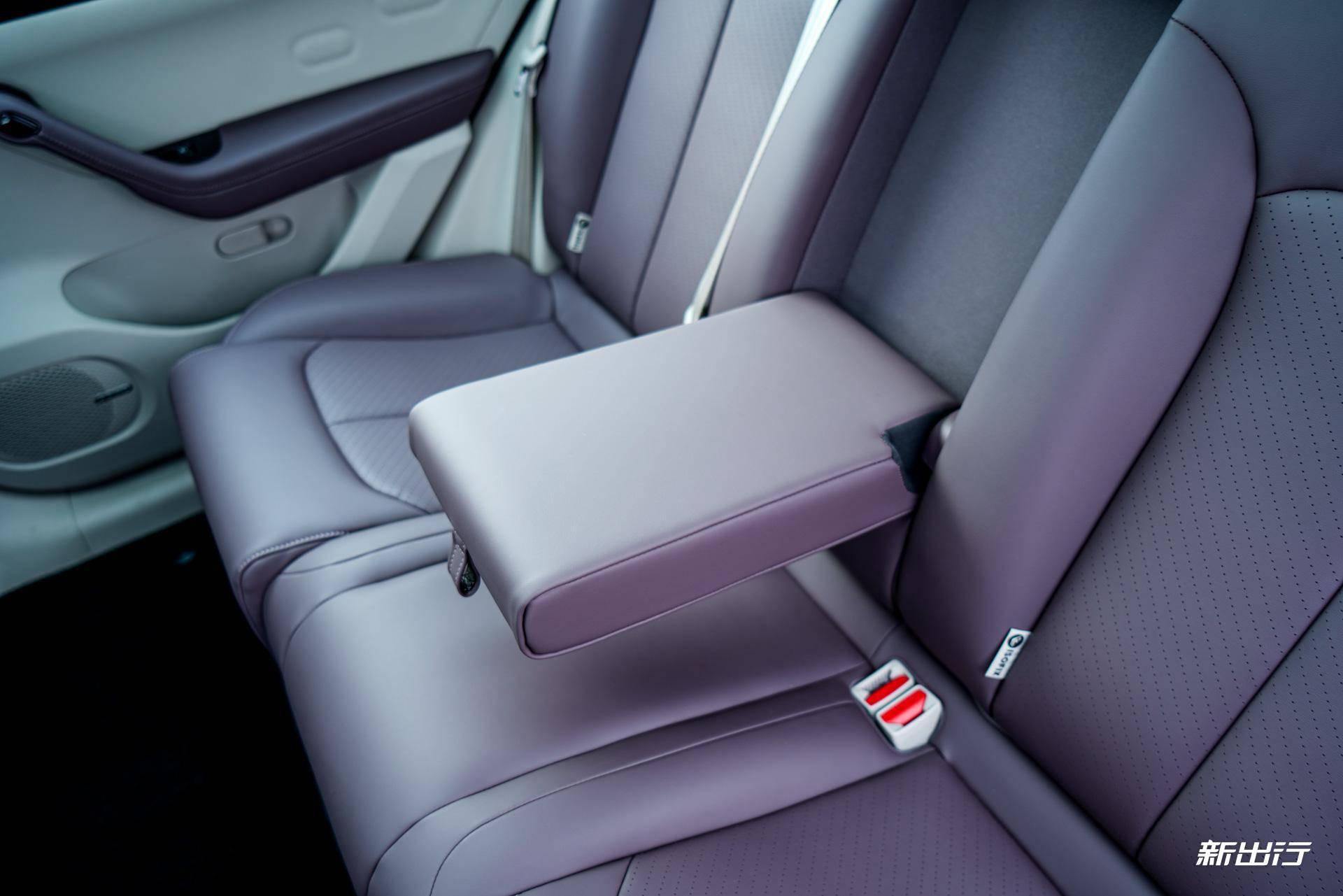 15万的中型SUV体验如何?静态实拍零跑23款C11