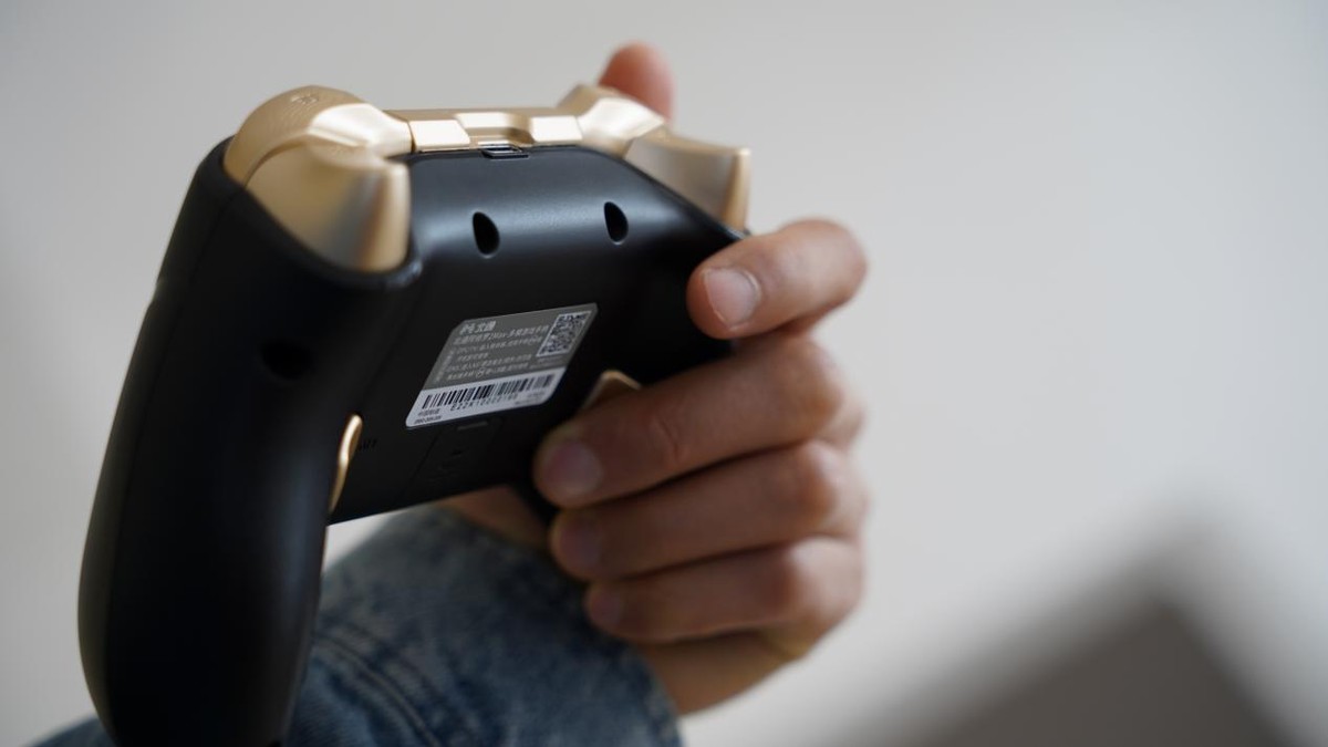 北通阿修罗二游戏手柄测评,无线北通阿修罗3s游戏手柄