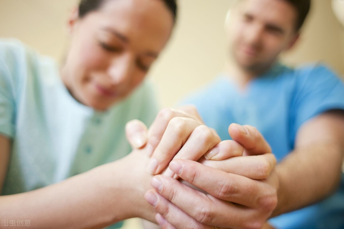 分娩前运动助顺产,分娩第二期的辅助动作