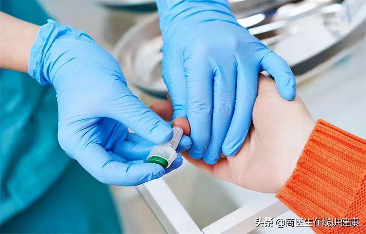 糖尿病人吃了二甲双胍是不是尿黄,糖尿病患者吃二甲双胍有副作用吗