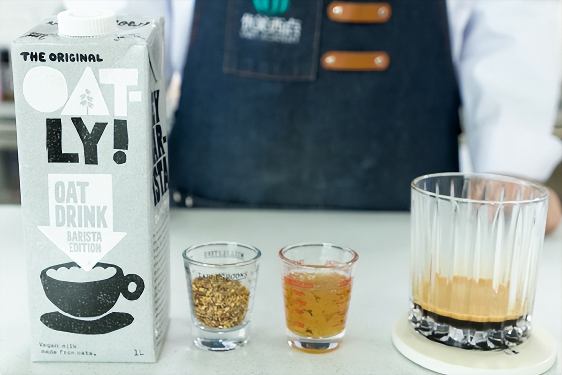 桂花满树，柿子熟了，在家做杯秋季特调，解锁咖啡的神仙喝法