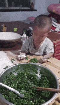 搞笑一刻:美女这波操作我还没见过,难道这样上车有什么说法?