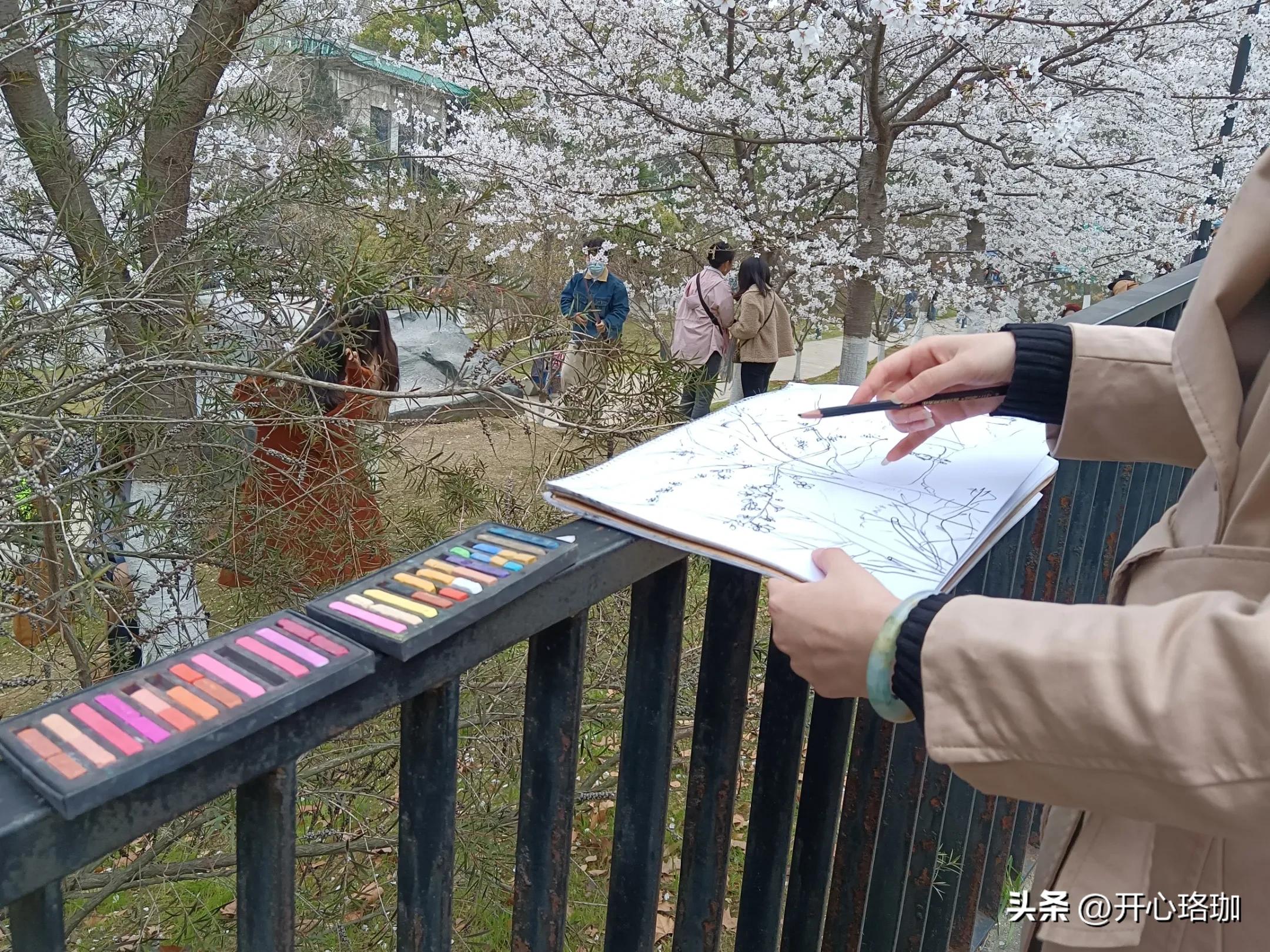 国立武汉大学绘画,武汉大学130年校庆文学系教授