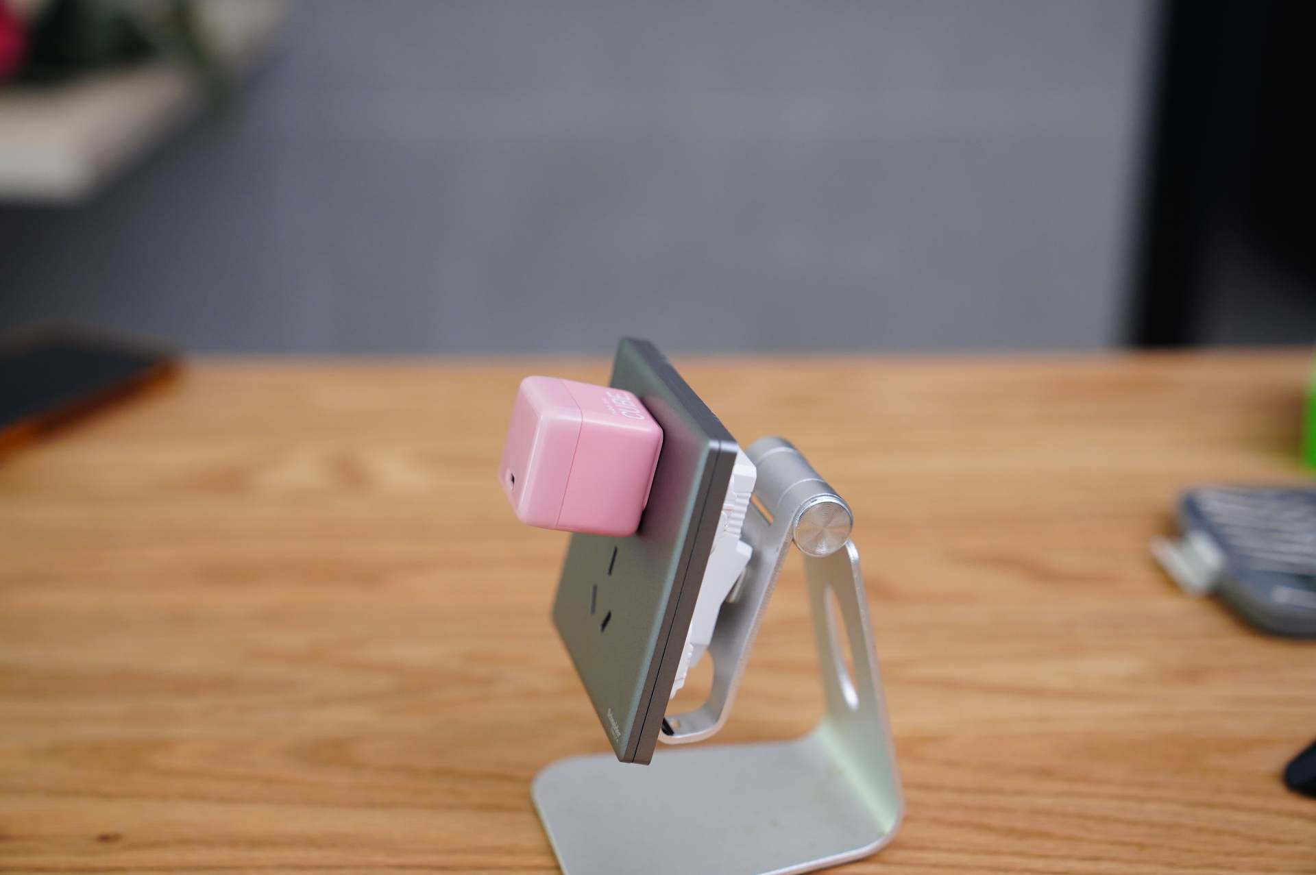 多层插座怎么拆,开关插座简装布置