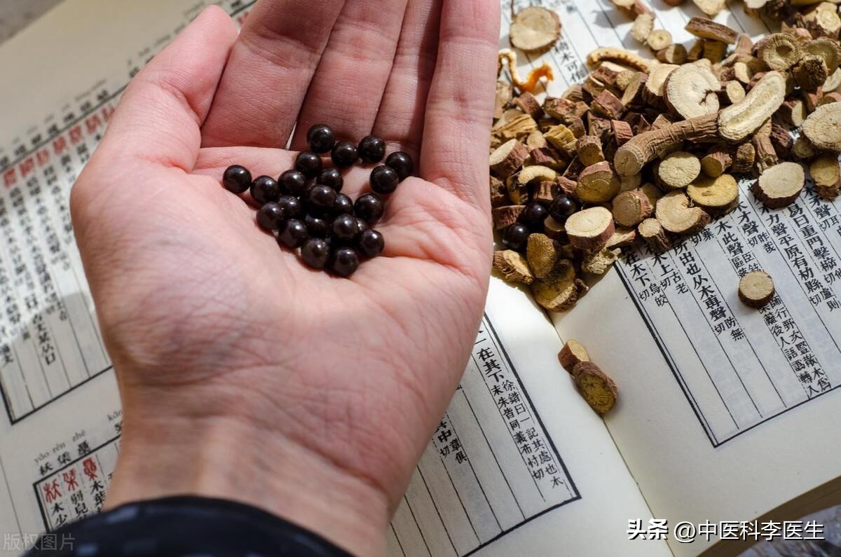 五类中药对肝肾的危害,五种中药伤肝伤肾已经上了黑名单