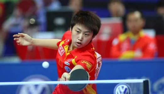 国乒女队王楠,王楠张怡宁女乒团体比赛视频