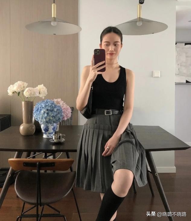 低腰露脐休闲裙怎么搭配,低腰裙搭配什么裙子好看