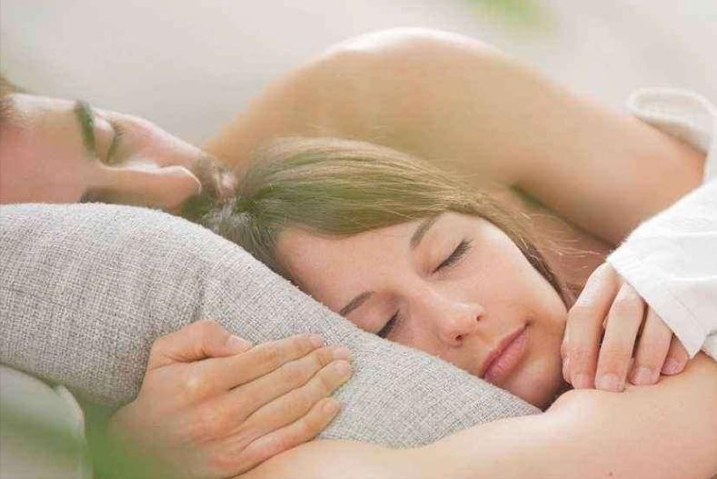 *生活性**过程中,男人尿尿和射精会同时发生吗?单身女青年不妨了解