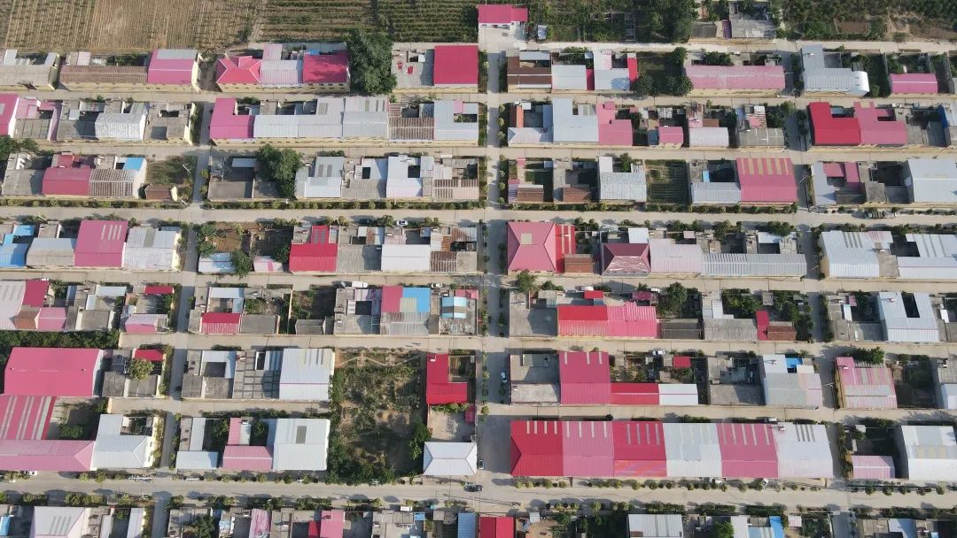 要建房子前是不是先画设计图,要建房的地属于红线怎么办